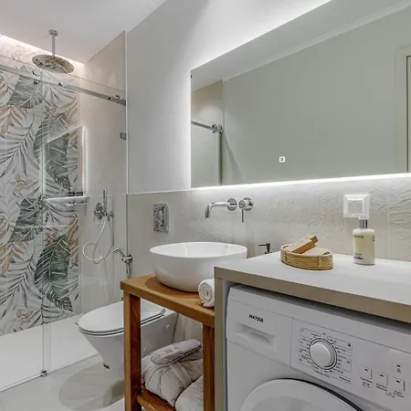 Euphoria Παλαιοκαστρίτσα